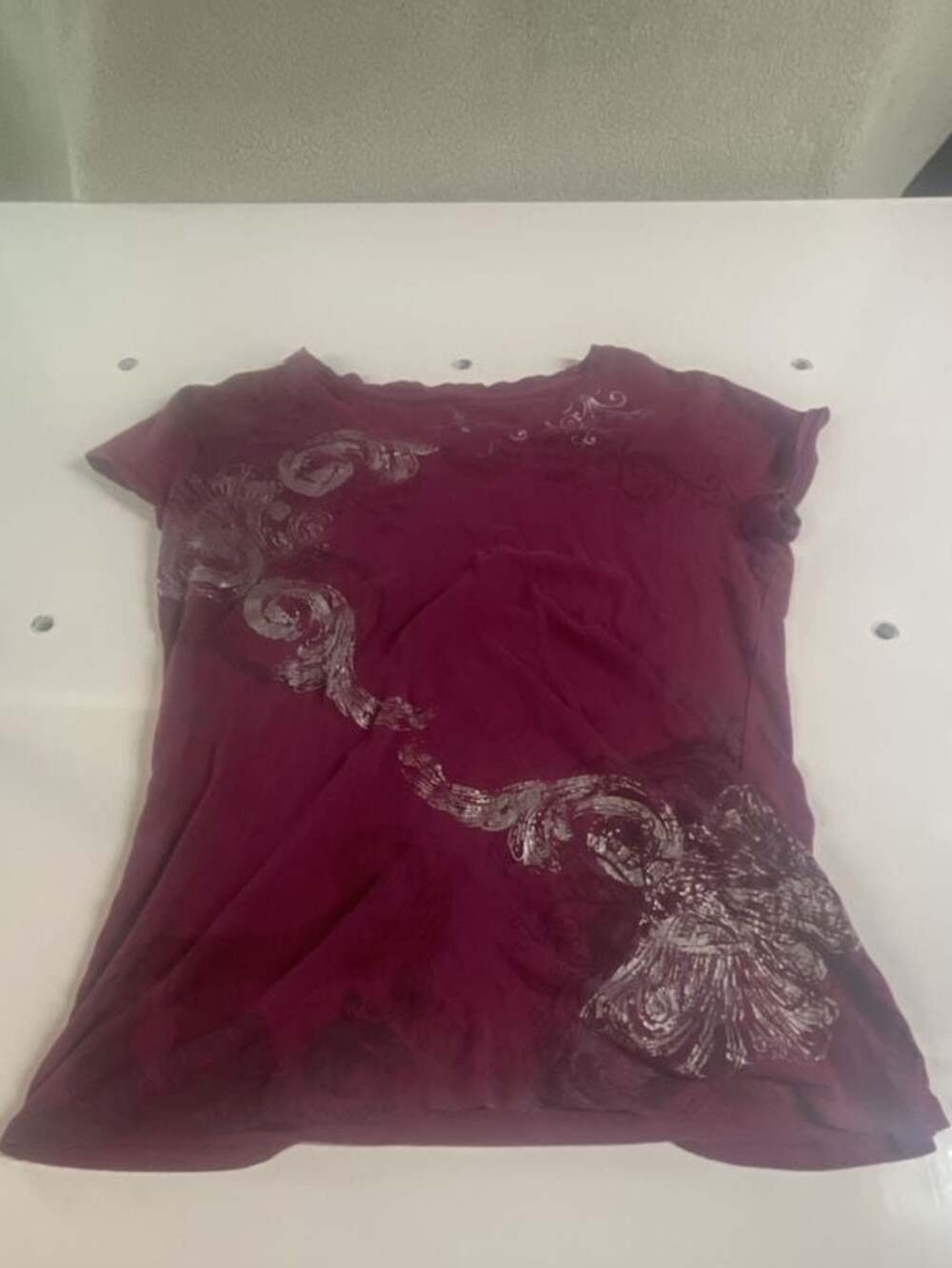 New York & Company Women's Size M Maroon Graphic Print T-Shirt